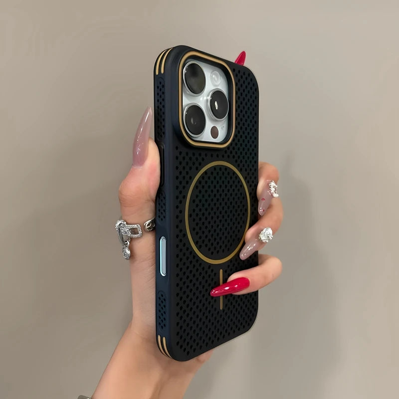 Funda Diseño Elegante.
compatible con Magsafe.
Con disipación de calor.