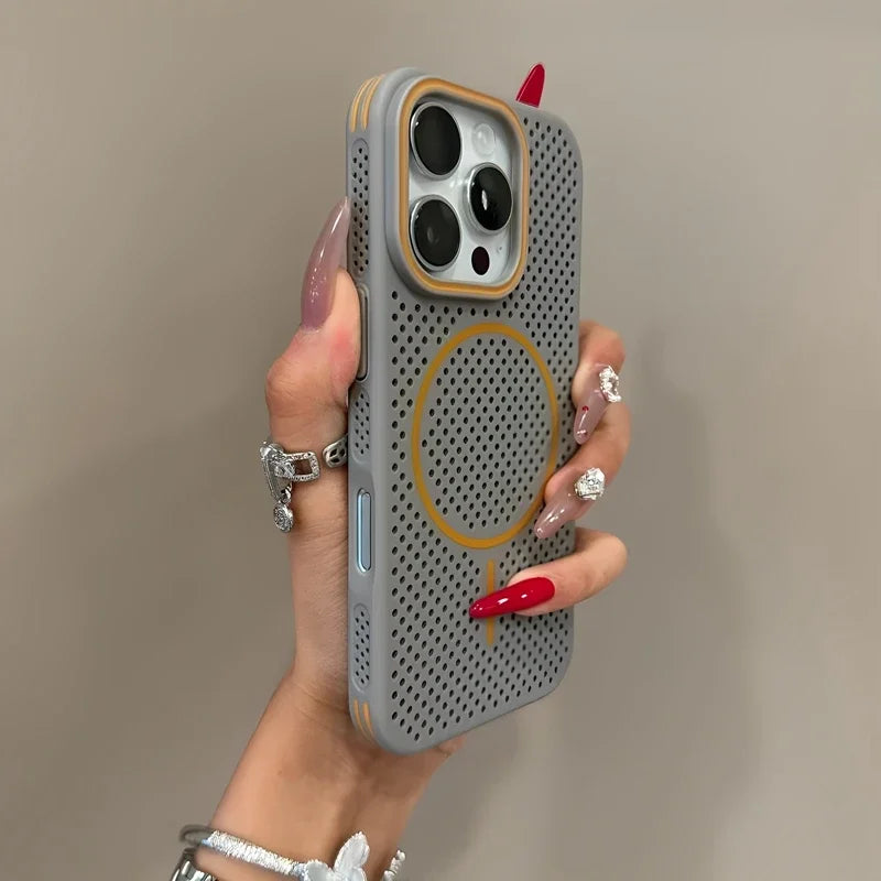 Funda Diseño Elegante.
compatible con Magsafe.
Con disipación de calor.