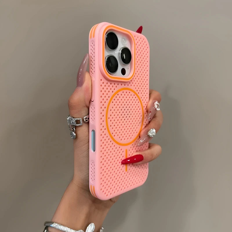 Funda Diseño Elegante.
compatible con Magsafe.
Con disipación de calor.